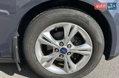 Седан Ford Focus 2011 в 