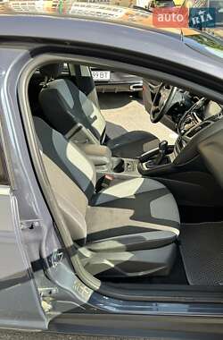 Седан Ford Focus 2011 в 