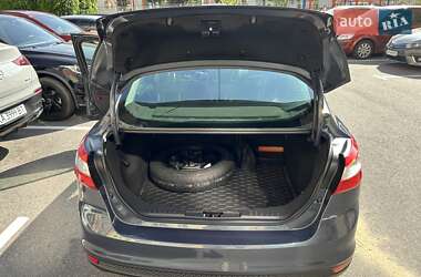 Седан Ford Focus 2011 в 