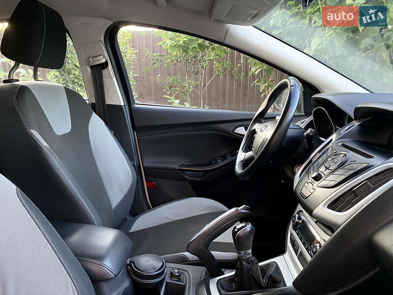 Хэтчбек Ford Focus 2012 в Черноморске