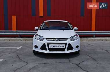 Хэтчбек Ford Focus 2014 в 