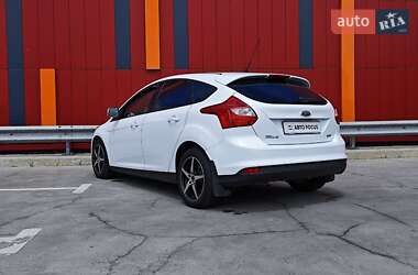 Хэтчбек Ford Focus 2014 в 