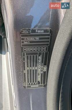 Хэтчбек Ford Focus 2014 в 