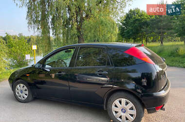 Хэтчбек Ford Focus 2004 в 