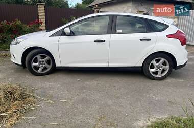 Хэтчбек Ford Focus 2012 в 