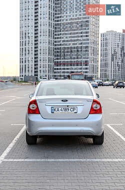 Седан Ford Focus 2011 в 