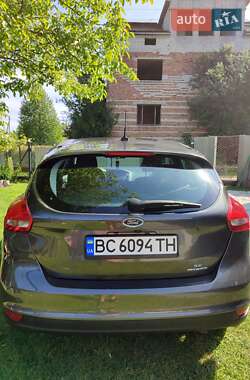 Хэтчбек Ford Focus 2015 в 