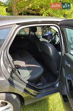 Хэтчбек Ford Focus 2015 в 