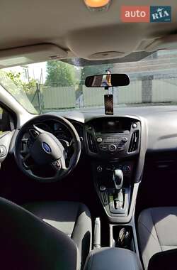 Хэтчбек Ford Focus 2015 в 