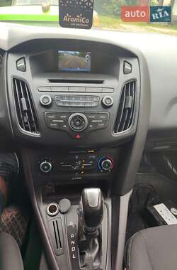Хэтчбек Ford Focus 2015 в 