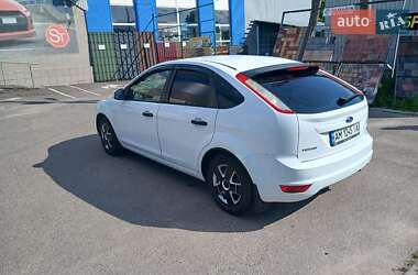 Хэтчбек Ford Focus 2011 в 