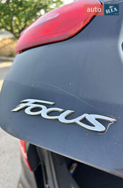 Седан Ford Focus 2015 в 
