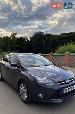 Хэтчбек Ford Focus 2012 в 