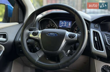 Хэтчбек Ford Focus 2014 в 