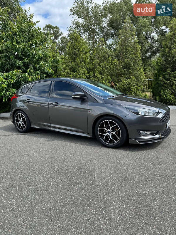 Хэтчбек Ford Focus 2015 в Киеве