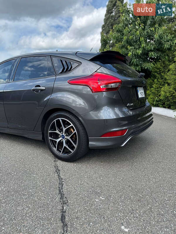 Хэтчбек Ford Focus 2015 в Киеве