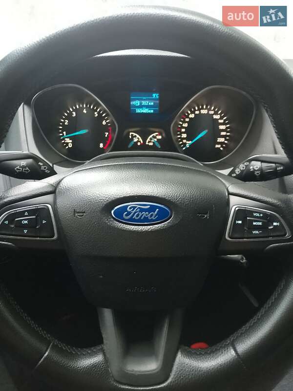 Хэтчбек Ford Focus 2015 в Киеве фото 8 Хэтчбек Ford Focus 2015 в Киеве