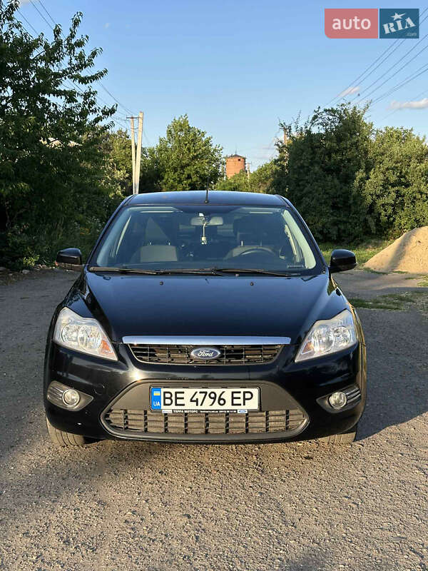 Хетчбек Ford Focus 2011 в Новому Бузі