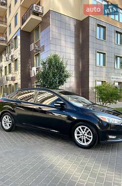 Седан Ford Focus 2015 в 