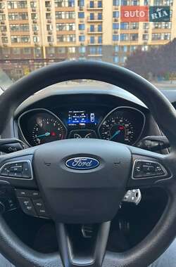 Седан Ford Focus 2015 в 