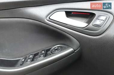 Седан Ford Focus 2017 в 