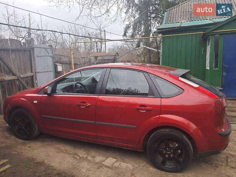 Хэтчбек Ford Focus 2006 в Коломаке