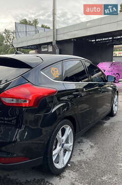 Хэтчбек Ford Focus 2015 в 