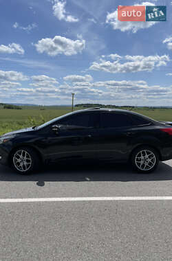 Седан Ford Focus 2015 в 