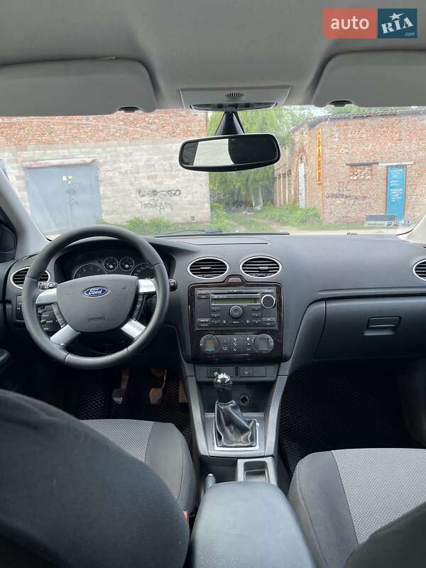 Хэтчбек Ford Focus 2004 в Чернигове