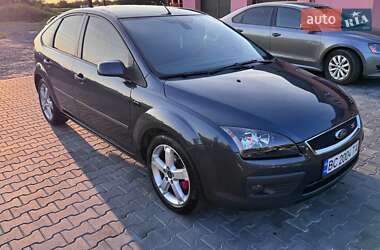 Хэтчбек Ford Focus 2006 в Городке
