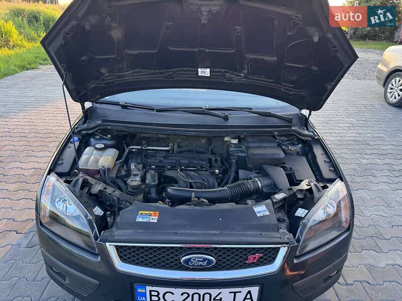 Хэтчбек Ford Focus 2006 в Городке