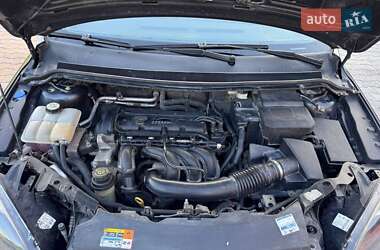 Хэтчбек Ford Focus 2006 в 
