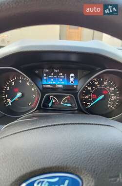 Седан Ford Focus 2015 в 