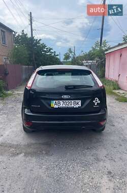 Хэтчбек Ford Focus 2011 в 
