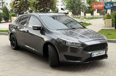 Седан Ford Focus 2015 в 