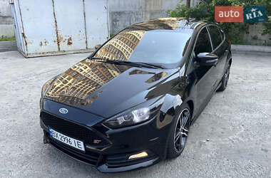 Хетчбек Ford Focus 2016 в 