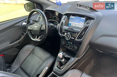 Хетчбек Ford Focus 2016 в 