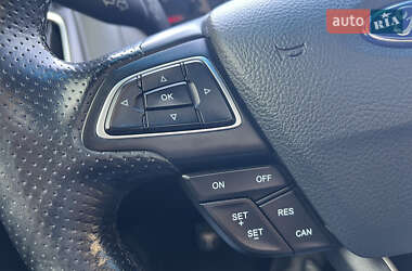 Хетчбек Ford Focus 2016 в 