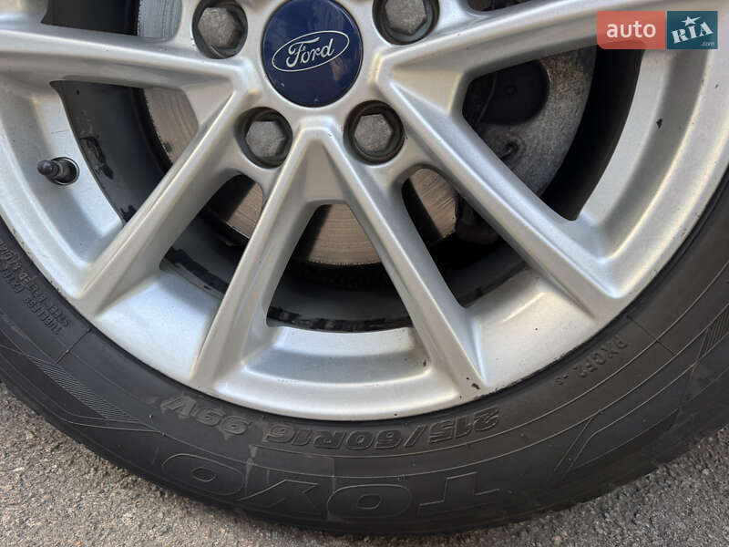 Хэтчбек Ford Focus 2015 в Львове