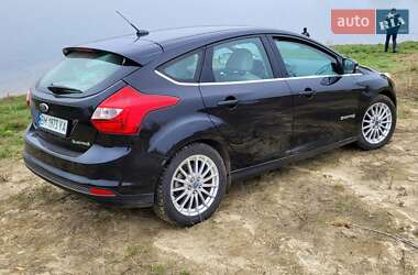 Хетчбек Ford Focus 2013 в 