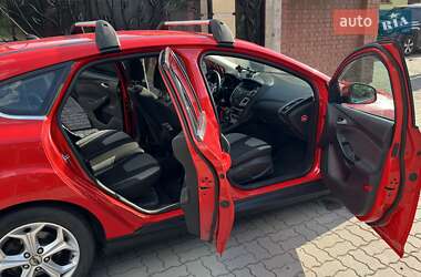 Хэтчбек Ford Focus 2013 в 