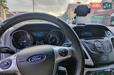 Хэтчбек Ford Focus 2013 в 