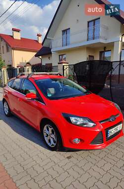 Хэтчбек Ford Focus 2013 в 