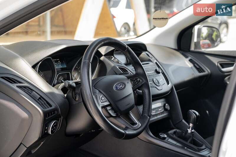 Хэтчбек Ford Focus 2016 в Черновцах
