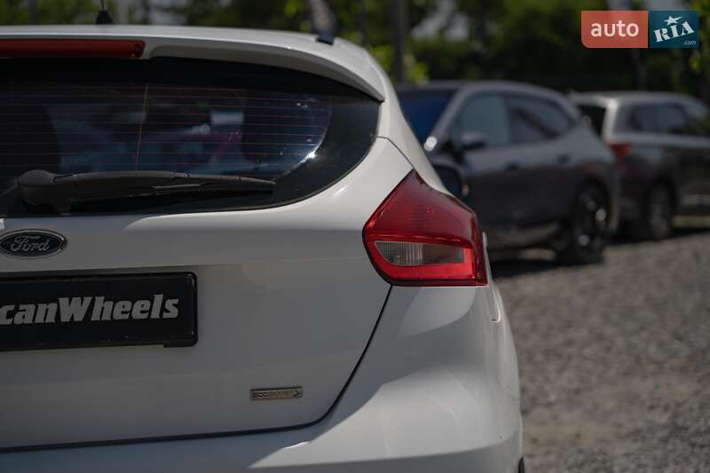 Хэтчбек Ford Focus 2016 в Черновцах