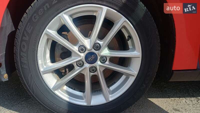 Седан Ford Focus 2015 в Киеве фото 12 Седан Ford Focus 2015 в Киеве