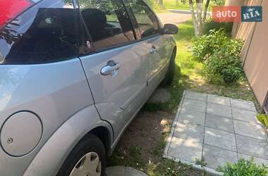 Хэтчбек Ford Focus 2004 в 