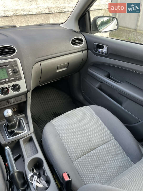 Универсал Ford Focus 2005 в Сарнах