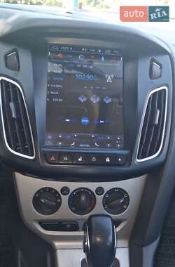 Седан Ford Focus 2013 в 