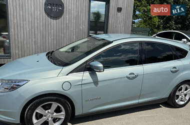 Хэтчбек Ford Focus 2013 в 